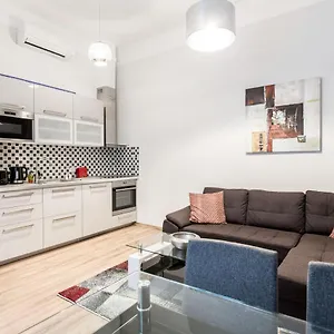Quiet Nest In The Bustling Centre Of Appartement