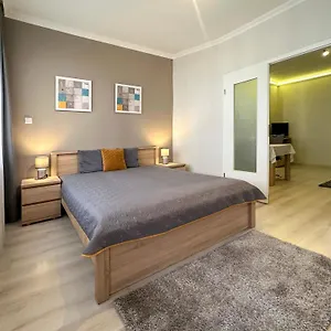 Asboth Taylor Apartment